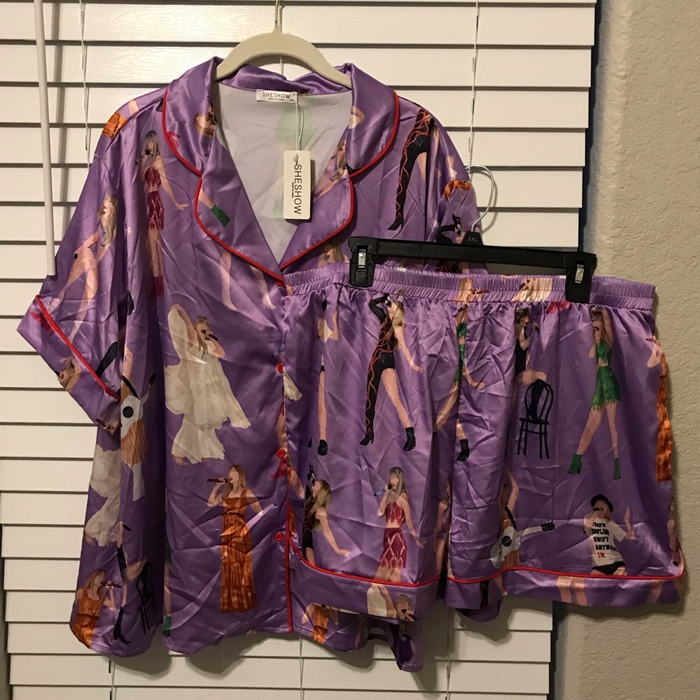 Taylor Swift Satin Short Pajama Set. NWT